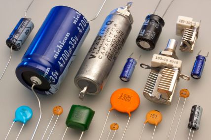 Capacitors_(7189597135)